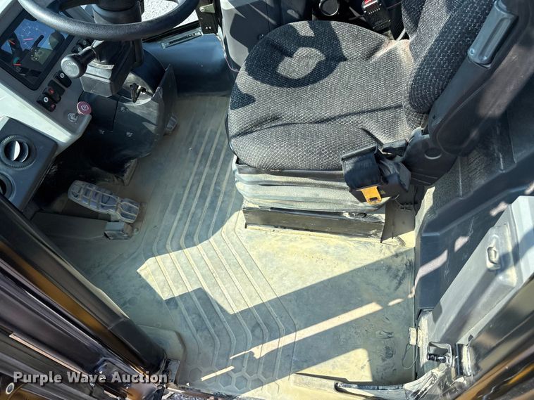 image for item EC4421 2022 Caterpillar 950GC wheel loader