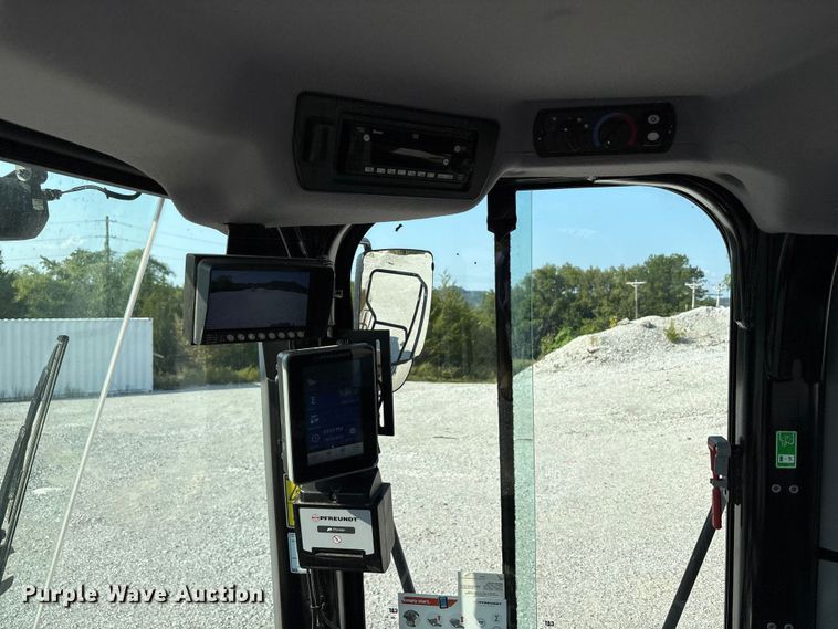 image for item EC4421 2022 Caterpillar 950GC wheel loader