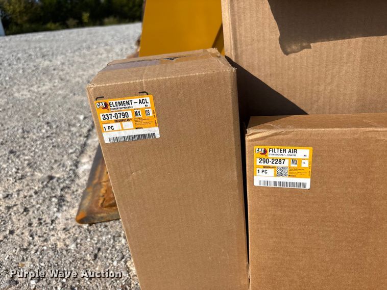 image for item EC4421 2022 Caterpillar 950GC wheel loader