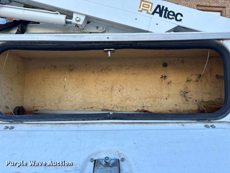 image for item ED4462 2011 Ford F450 bucket truck