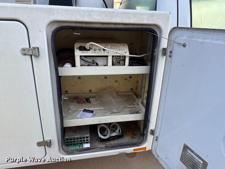 image for item ED4462 2011 Ford F450 bucket truck