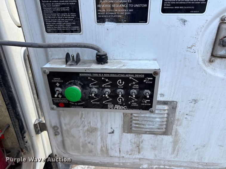 image for item ED4462 2011 Ford F450 bucket truck