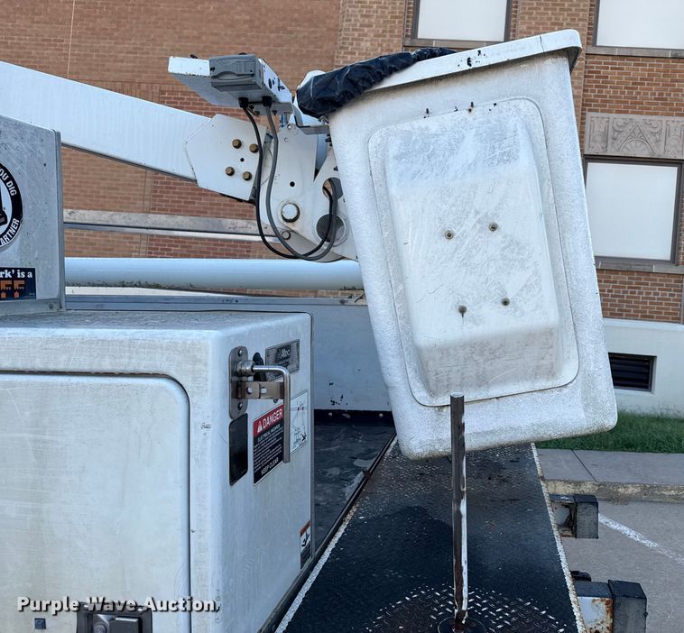 image for item ED4462 2011 Ford F450 bucket truck