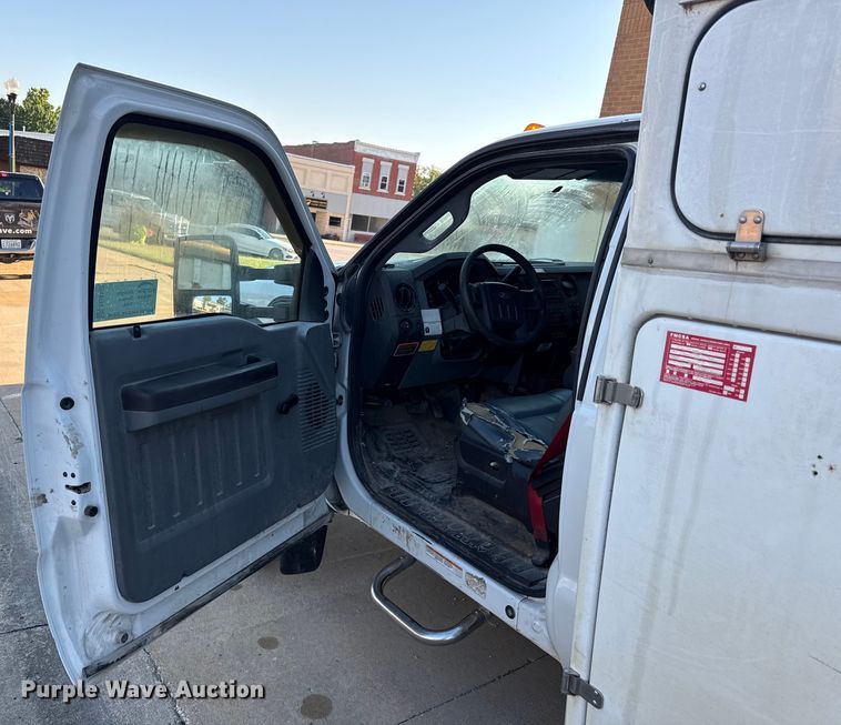 image for item ED4462 2011 Ford F450 bucket truck