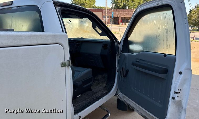 image for item ED4462 2011 Ford F450 bucket truck