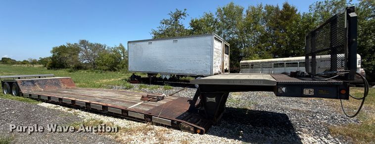 image for item ED4465 2000 Landoll lowboy equipment trailer