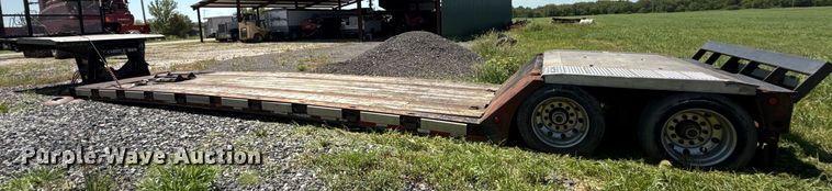 image for item ED4465 2000 Landoll lowboy equipment trailer