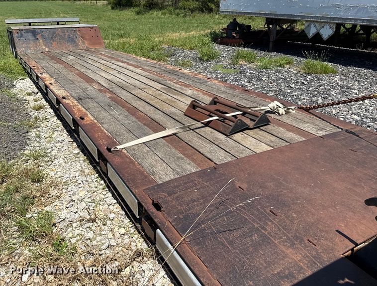 image for item ED4465 2000 Landoll lowboy equipment trailer