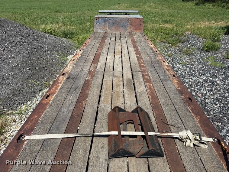 image for item ED4465 2000 Landoll lowboy equipment trailer