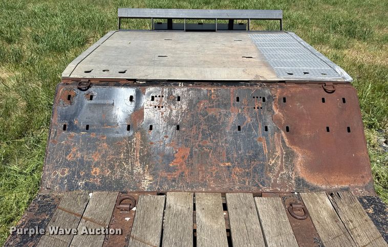 image for item ED4465 2000 Landoll lowboy equipment trailer