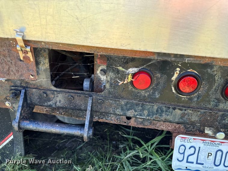 image for item ED4465 2000 Landoll lowboy equipment trailer