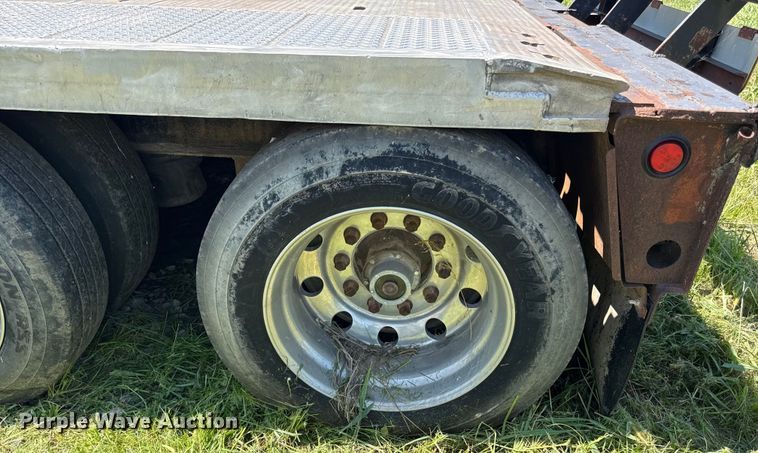 image for item ED4465 2000 Landoll lowboy equipment trailer