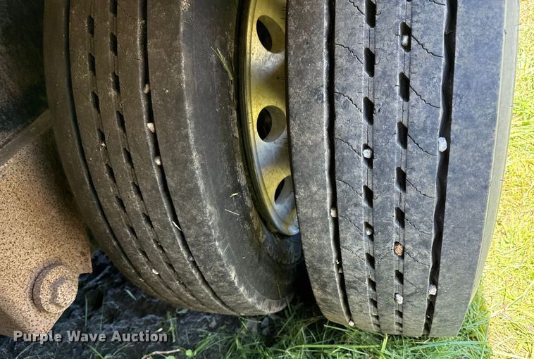 image for item ED4465 2000 Landoll lowboy equipment trailer