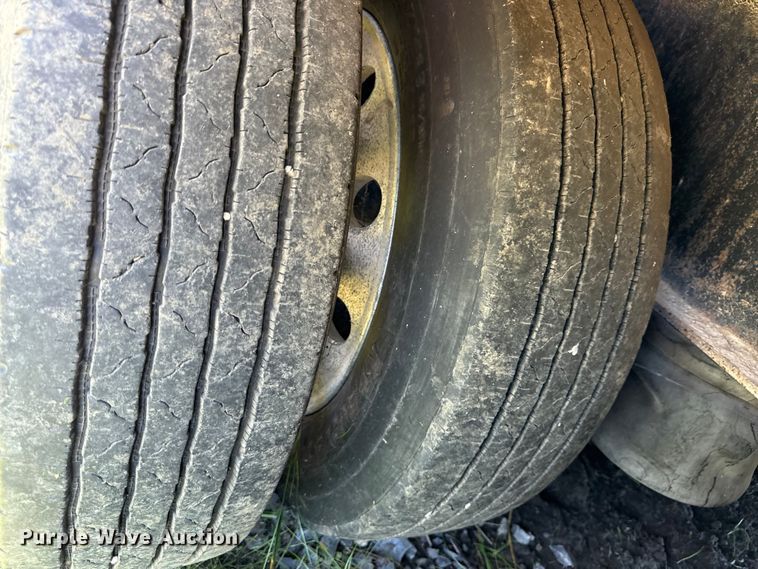 image for item ED4465 2000 Landoll lowboy equipment trailer