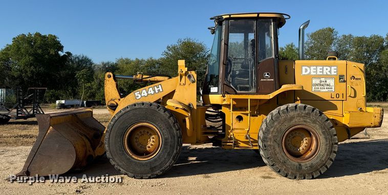 image for item ED5853 2002 John Deere 544H wheel loader