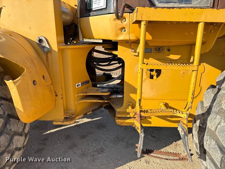 image for item ED5853 2002 John Deere 544H wheel loader