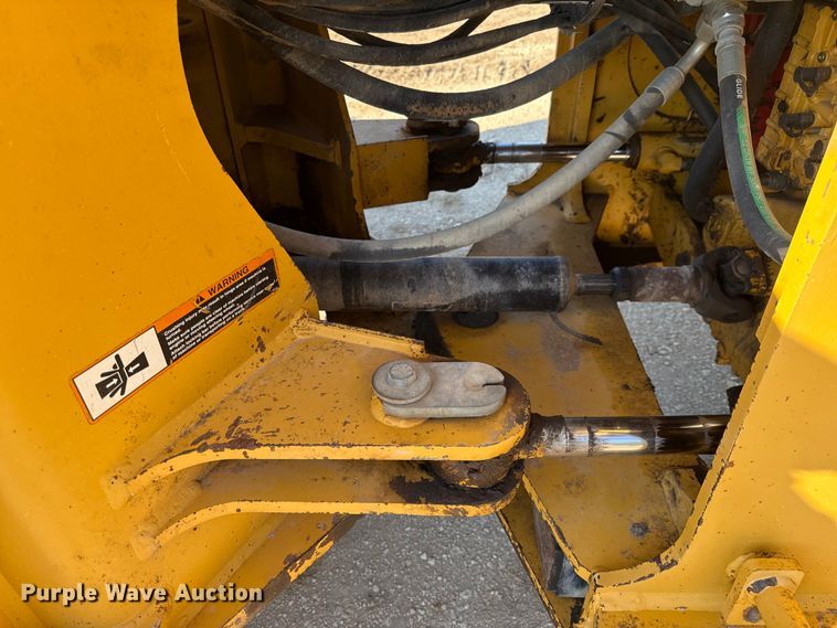 image for item ED5853 2002 John Deere 544H wheel loader