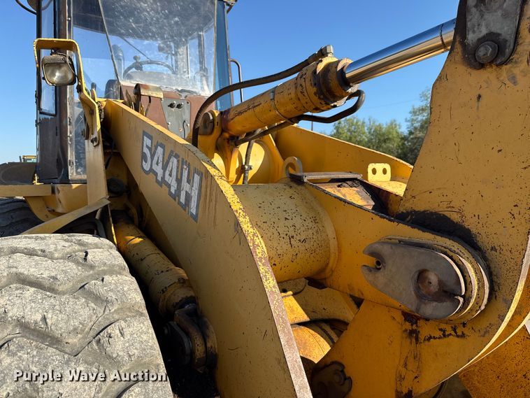 image for item ED5853 2002 John Deere 544H wheel loader