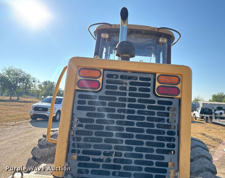 image for item ED5853 2002 John Deere 544H wheel loader