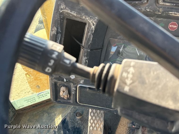 image for item ED5853 2002 John Deere 544H wheel loader