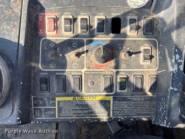 image for item ED5853 2002 John Deere 544H wheel loader