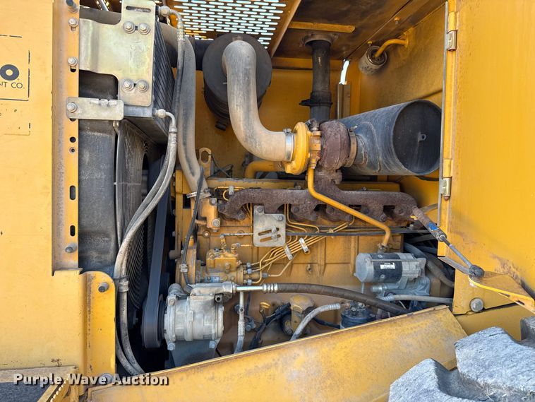 image for item ED5853 2002 John Deere 544H wheel loader