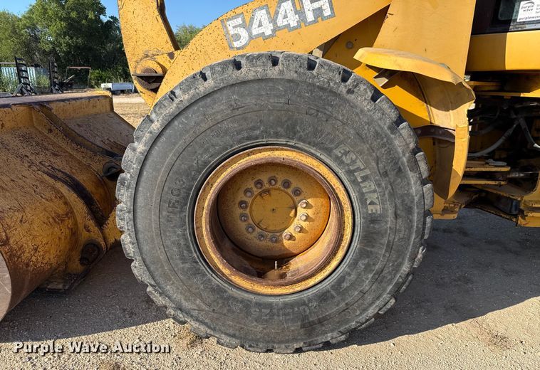 image for item ED5853 2002 John Deere 544H wheel loader