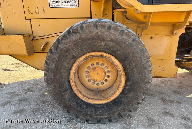 image for item ED5853 2002 John Deere 544H wheel loader