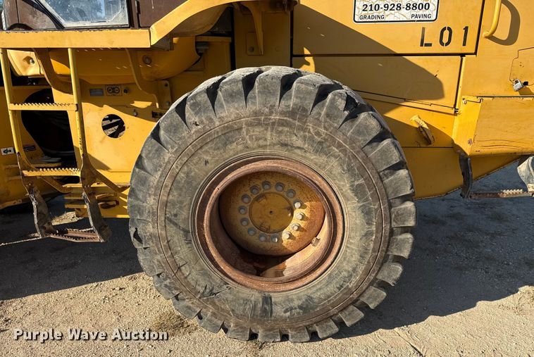 image for item ED5853 2002 John Deere 544H wheel loader