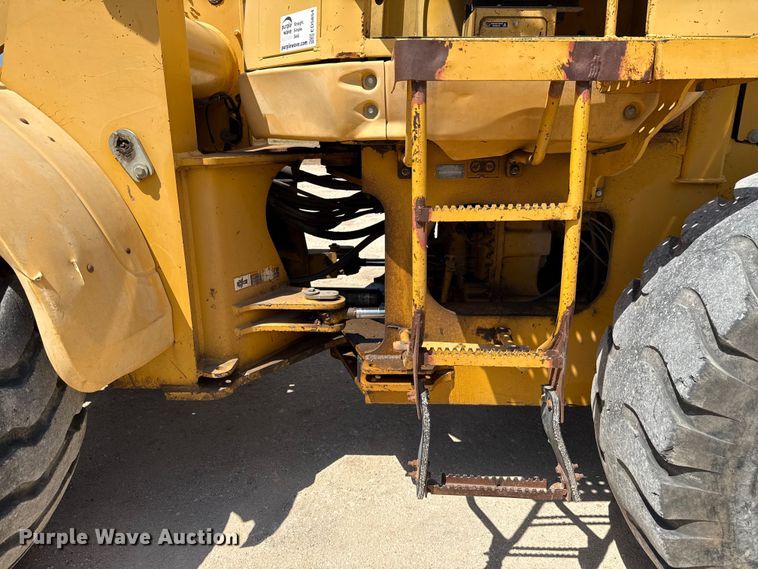 image for item ED5854 2001 John Deere 544H wheel loader