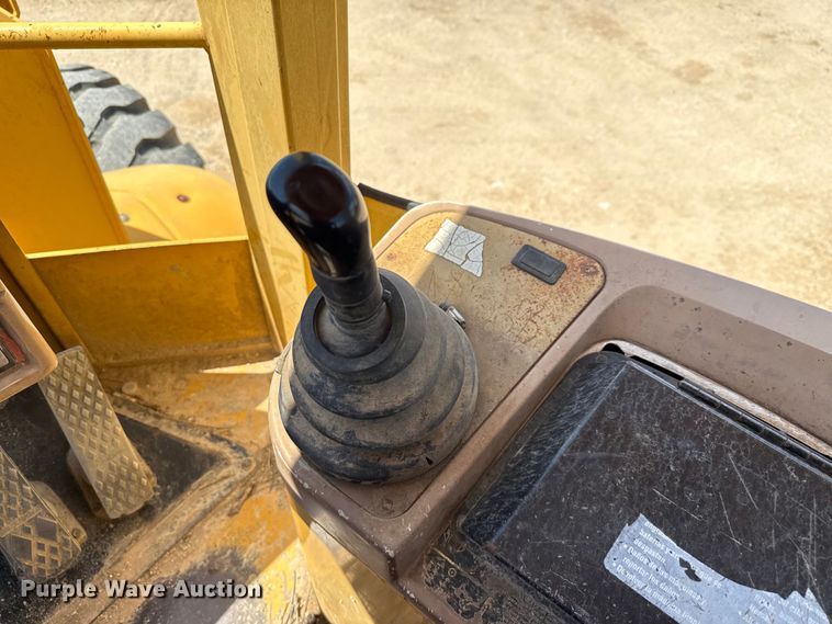 image for item ED5854 2001 John Deere 544H wheel loader