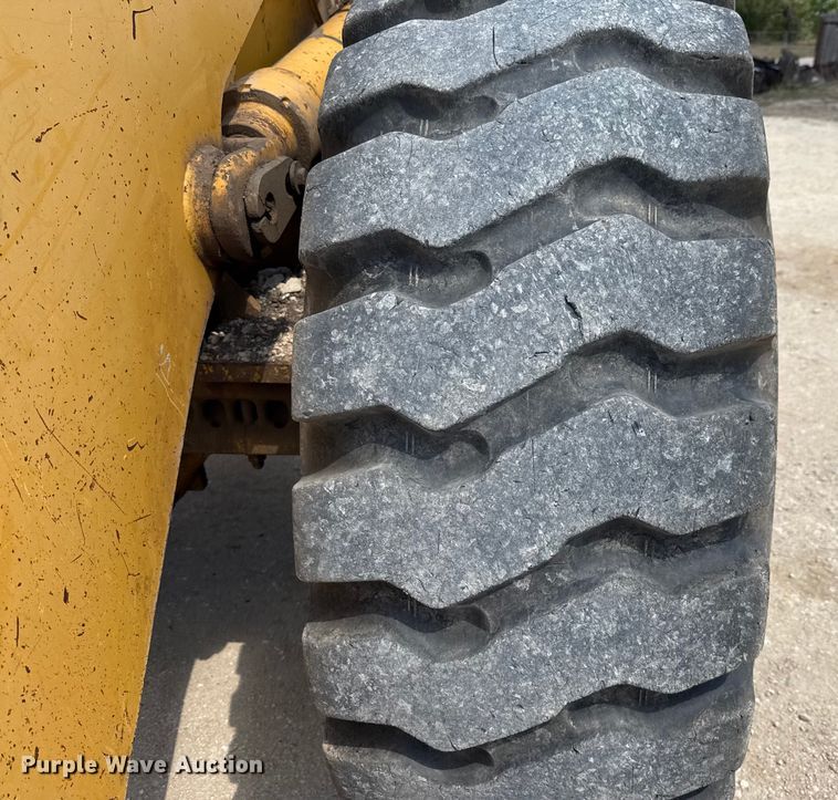 image for item ED5854 2001 John Deere 544H wheel loader