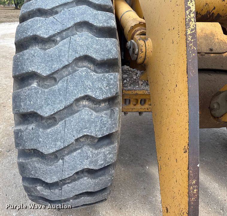 image for item ED5854 2001 John Deere 544H wheel loader