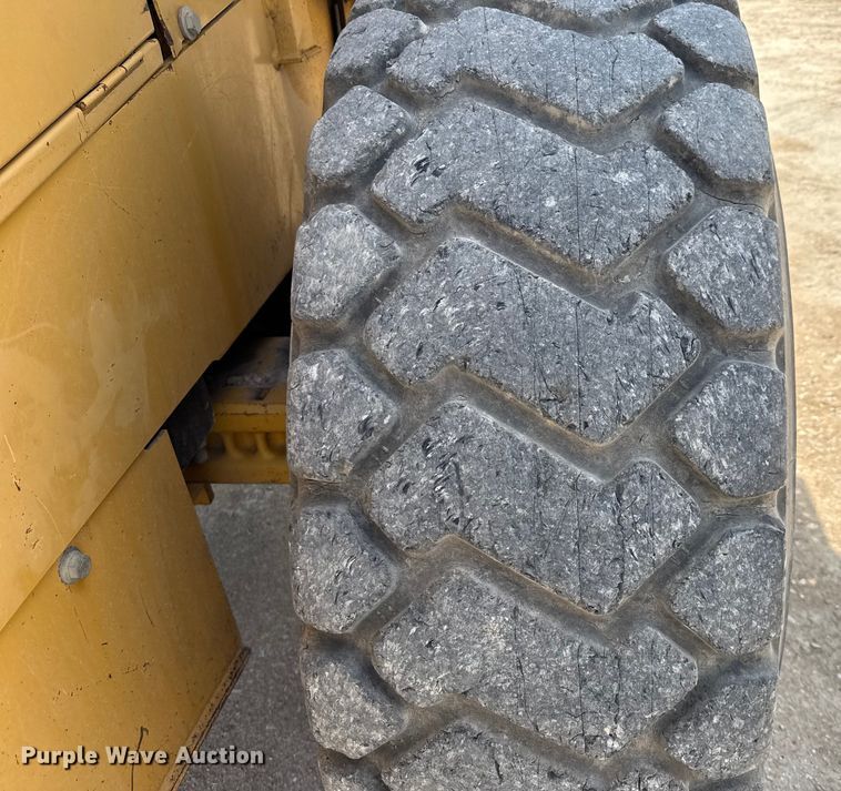 image for item ED5854 2001 John Deere 544H wheel loader