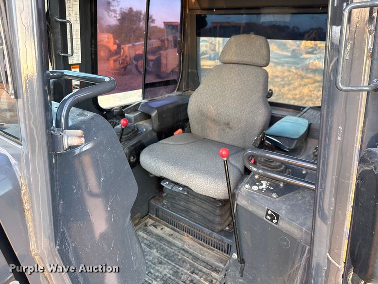 image for item ED5856 2019 John Deere 650K XLT dozer