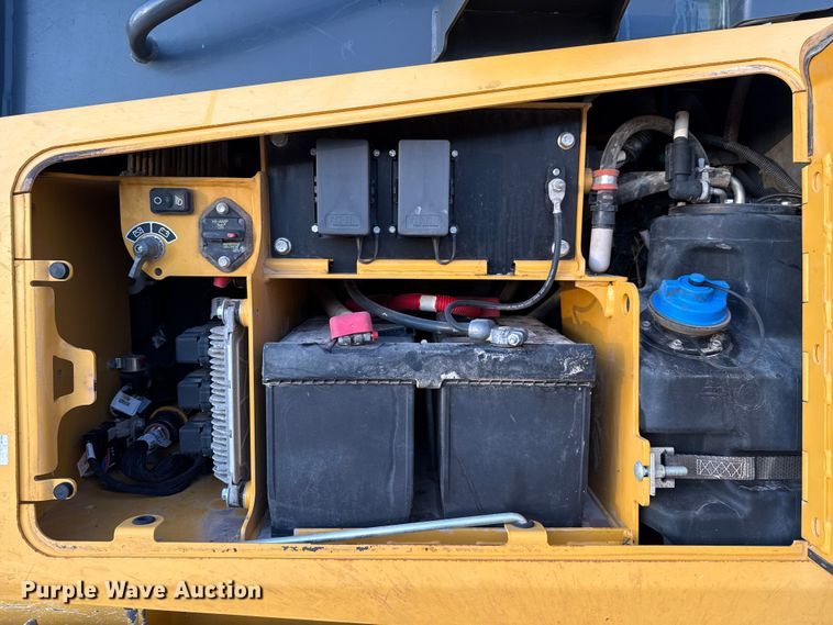 image for item ED5856 2019 John Deere 650K XLT dozer