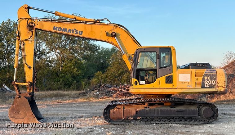image for item ED5857 2011 Komatsu PC200LC-8 excavator