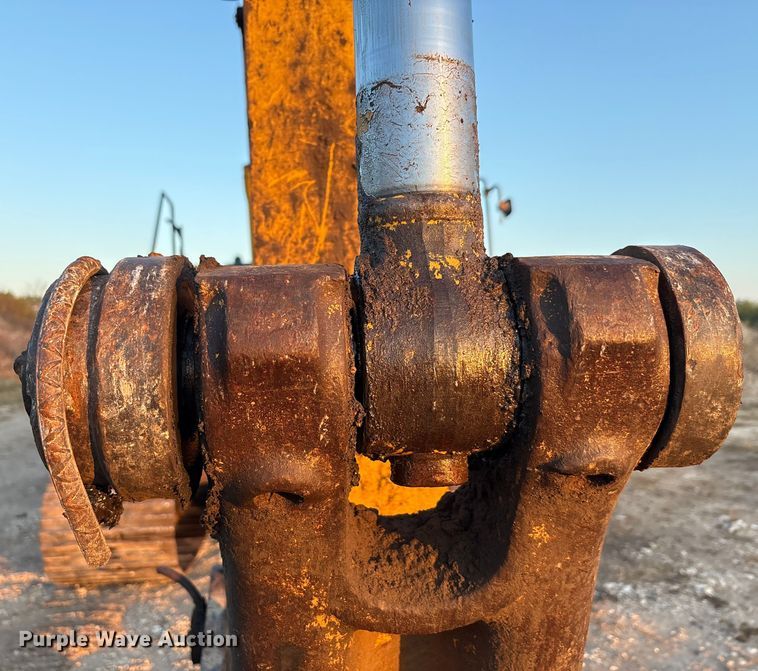 image for item ED5857 2011 Komatsu PC200LC-8 excavator