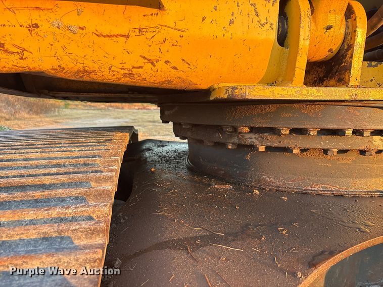 image for item ED5857 2011 Komatsu PC200LC-8 excavator