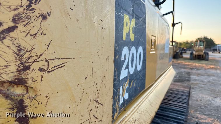 image for item ED5857 2011 Komatsu PC200LC-8 excavator