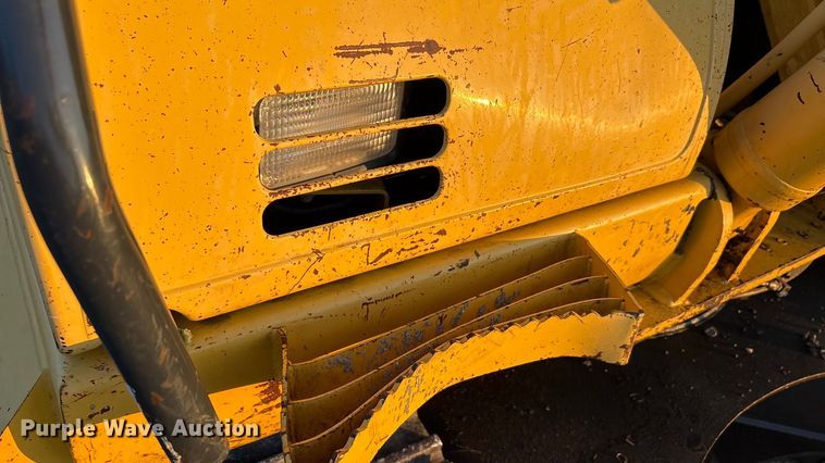 image for item ED5857 2011 Komatsu PC200LC-8 excavator