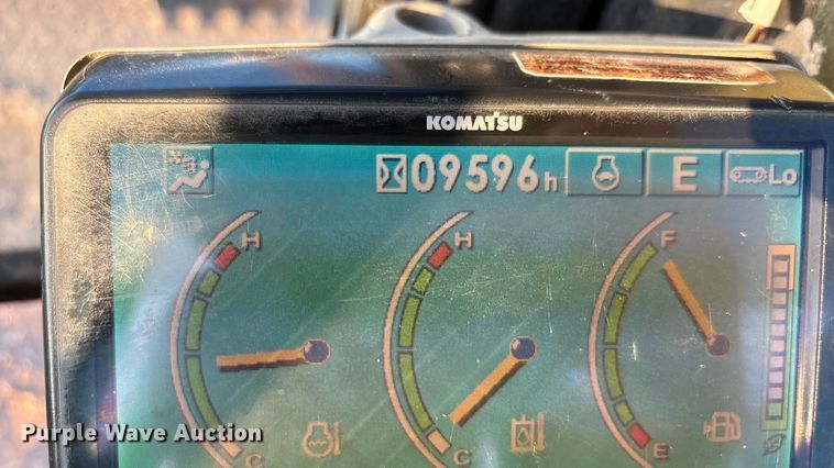 image for item ED5857 2011 Komatsu PC200LC-8 excavator