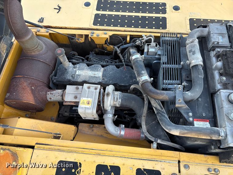 image for item ED5857 2011 Komatsu PC200LC-8 excavator