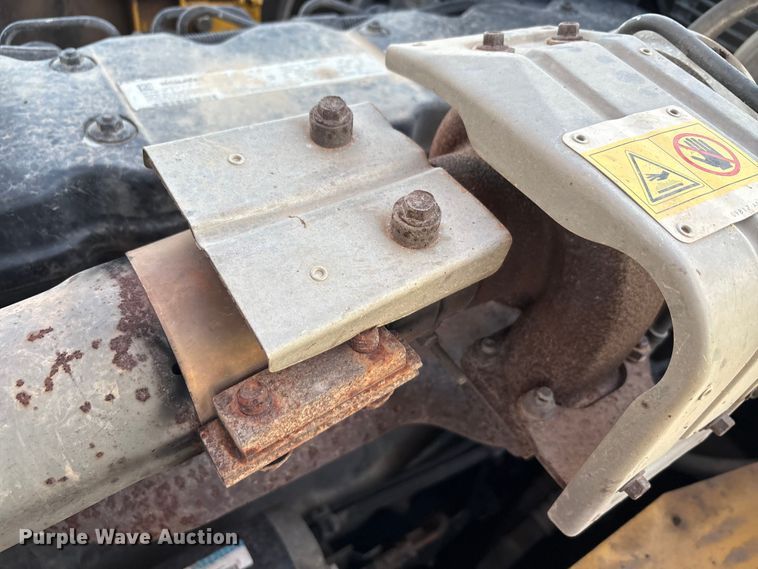 image for item ED5857 2011 Komatsu PC200LC-8 excavator