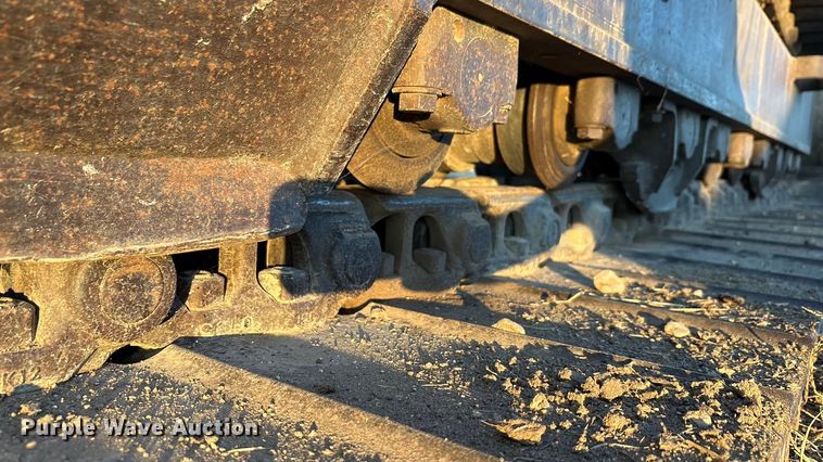 image for item ED5857 2011 Komatsu PC200LC-8 excavator