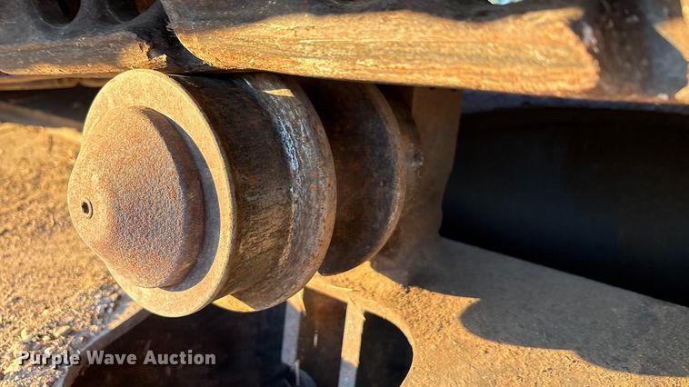 image for item ED5857 2011 Komatsu PC200LC-8 excavator