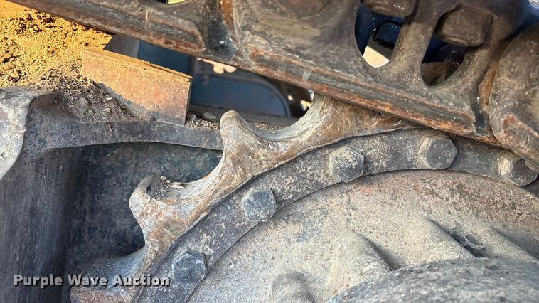 image for item ED5857 2011 Komatsu PC200LC-8 excavator