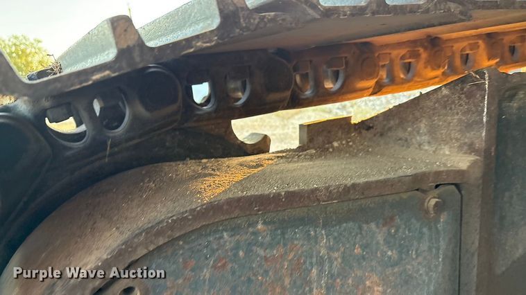 image for item ED5857 2011 Komatsu PC200LC-8 excavator