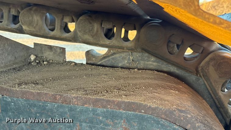 image for item ED5857 2011 Komatsu PC200LC-8 excavator