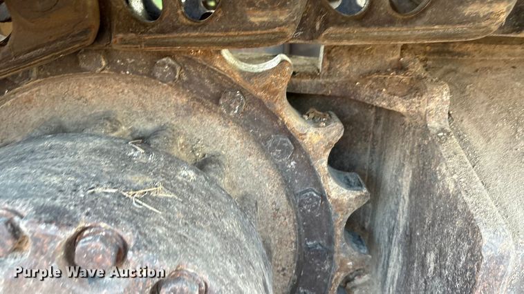 image for item ED5857 2011 Komatsu PC200LC-8 excavator